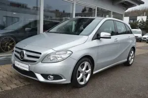 Mercedes-Benz B 180 AUTOMATIK*SPORT-PAKET*NAVI*PDC*SHZ*ALU*