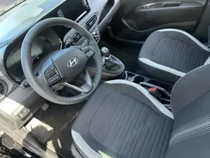 Hyundai i10 1.0 Select *KAMERA*NAVI*KLIMA* Bild 5