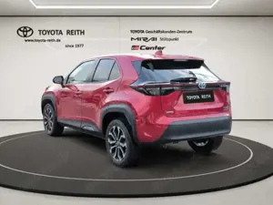 Toyota Yaris Cross Hybrid AWD-i Team Deutschland Navi LED Apple CarPl Bild 3