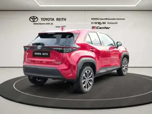 Toyota Yaris Cross Hybrid AWD-i Team Deutschland Navi LED Apple CarPl Bild 5