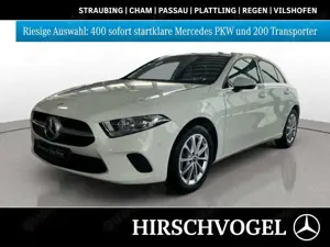 Mercedes-Benz A 250 e Style+MBUX+Navi-Plus+Kam+PDC+SHZ+8G-DCT