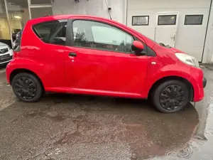 Citroen C1 * HU NEU*SERVICE NEU*NEUE ALLWETTERREIFEN Bild 4