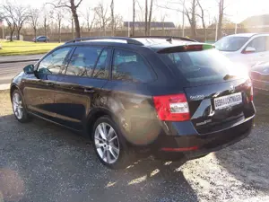 Skoda Octavia Combi 2.0 TDI Clever Bild 2
