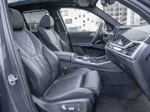 BMW X5 xDrive30d M-Sport DAPro 360° STANDHZ PANO H/K Bild 3