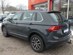Volkswagen Tiguan Comfortline 4Motion DSG ACC*SHZ*AHK Bild 3