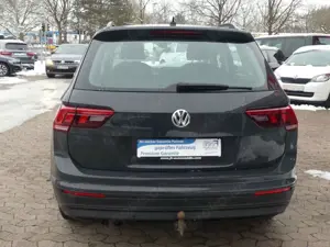Volkswagen Tiguan Comfortline 4Motion DSG ACC*SHZ*AHK Bild 4
