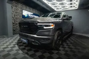 Dodge RAM 5.7 V8 HEMI 4x4 LARAMIE Offroad Night LED