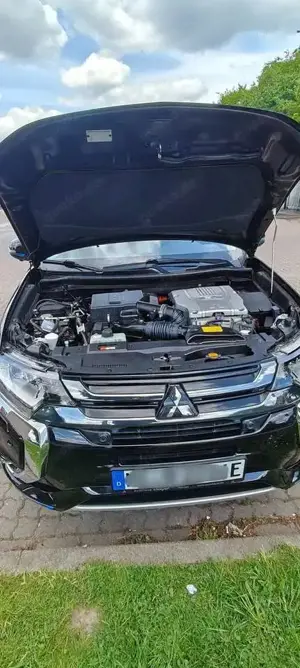 Mitsubishi Outlander Outlander 2.0 4WD Plug-In Hybrid Top Bild 5