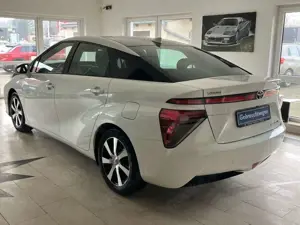 Toyota Mirai H2 FUELCELL Wasserstoff LED Assistenten Bild 3