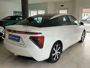Toyota Mirai H2 FUELCELL Wasserstoff LED Assistenten Bild 5