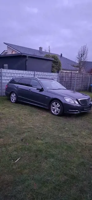 Mercedes-Benz E 220 T CDI DPF BlueEFFICIENCY Automatik Avantgarde