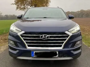 Hyundai TUCSON Tucson blue 2.0 CRDi 4WD Aut. Premium Bild 2