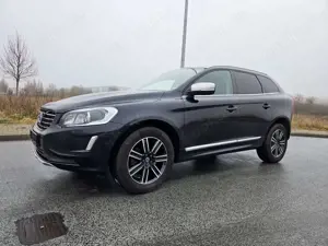 Volvo XC60 Summum AWD RFK* Navi* SHZ* Scheckheft*