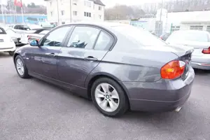 BMW 320 i *1.Hand*Automatik*Xenon*Leder*Stanheizung* Bild 5