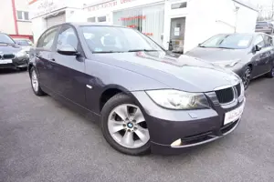 BMW 320 i *1.Hand*Automatik*Xenon*Leder*Stanheizung*