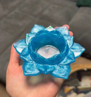 Kerzenhalter in Blütenform