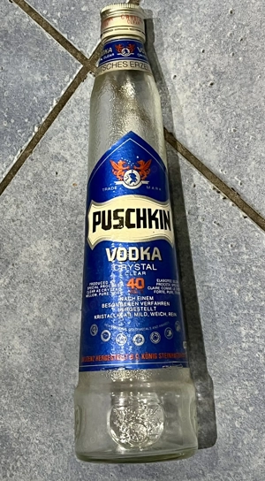 Deko   Retro   Sehr alt: PUSCHKIN Vodka "Crystal Clear" Flasche, 1a Zustand, ohne Inhalt, LEER