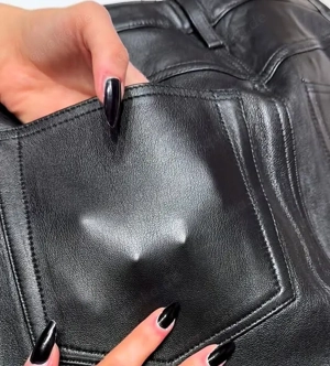 Do you like men who wear leather in public? (Leipzig area)