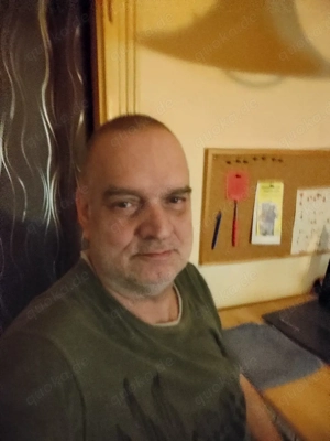zeigst Du gerne deine Beine bist schlank gerne älter dann melde dich doch mal