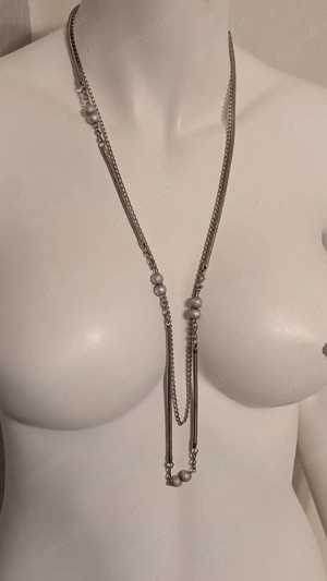 Elegante lange Silberkette mit funkelnden Kugeln   Lariat-Style