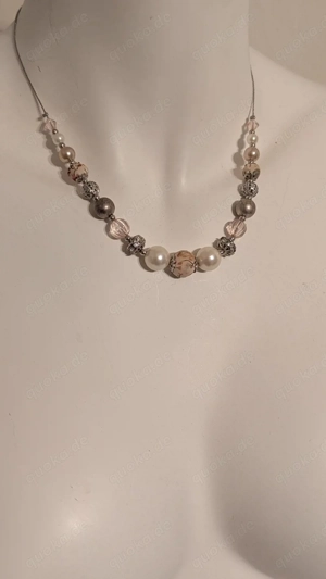 Handgefertigter Look: Perlen-Mix mit Kristall und Marmor-Perlen