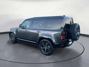 Land Rover Defender 110 D300 X-Dynamic HSE Black Pack AHK S Bild 3