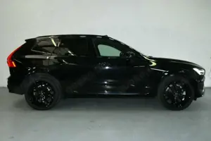 Volvo XC60 Ultim. Black AWD MASS*SITZBL*BW*HuD*360*PANO Bild 5
