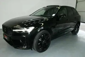 Volvo XC60 Ultim. Black AWD MASS*SITZBL*BW*HuD*360*PANO Bild 2