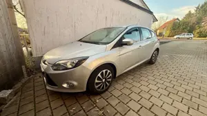 Ford Focus 1.6 EcoBoost Start-Stopp-System Champions Edition Bild 4