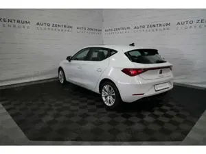SEAT Leon Style 2.0 TDI Pano+LED+Navi+Virtual+PDC+17'' Bild 3
