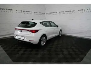 SEAT Leon Style 2.0 TDI Pano+LED+Navi+Virtual+PDC+17'' Bild 5