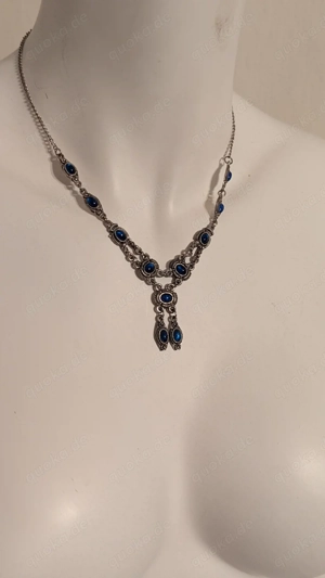 Türkisch inspirierte Statement-Kette mit blauen Tropfen-Anhängern