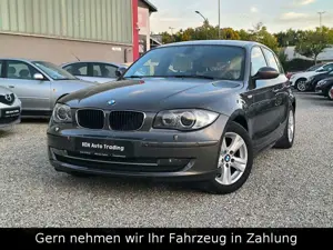 BMW 118 i Lim. Navi°PDC°Klima°Temp°Sthz°AT°Leder°Xeno
