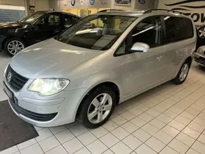 Volkswagen Touran United*TÜVneu*Sitz-H*Navi*AHK*Bi-Xenon* Bild 3
