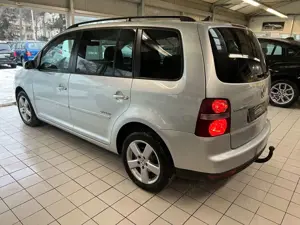 Volkswagen Touran United*TÜVneu*Sitz-H*Navi*AHK*Bi-Xenon* Bild 4