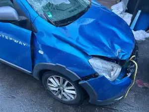 Dacia Lodgy Stepway SCe 100 7Sitzer Bild 2