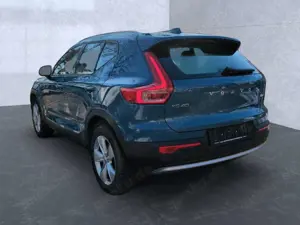 Volvo XC40 XC 40 Core 2WD Bluetooth Navi LED Vollleder Klima Bild 4