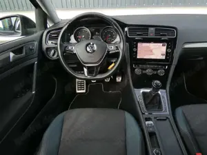 Volkswagen Golf 1.6 TDI IQ.DRIVE Navi ACC SHZ 1-Hand Bild 4