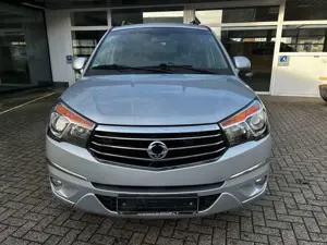 SsangYong Rodius 2.2 Diesel  Leder 7Sitzer PDC Bild 2