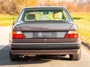 Mercedes-Benz E 500 500 E Technisch überarbeitet! Bornit metallic! Bild 5