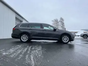 Volkswagen Passat Variant 2.0 TDI DSG Business 175€ m.20% Anz. AHK TravelA Bild 5