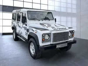 Land Rover Defender 110 Station Wagon E Bild 4