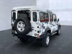 Land Rover Defender 110 Station Wagon E Bild 3