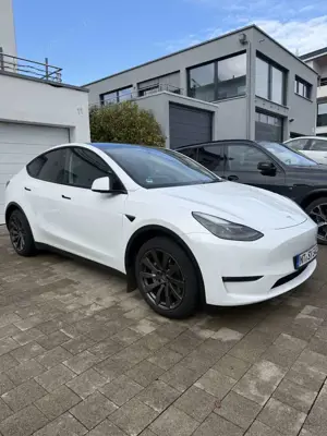 Tesla Model Y Model Y Long Range Dual Motor AWD Bild 2