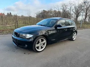 BMW 120 i M PACKET/FACELIFT/LEDER/SHZ/XENON/8fach..