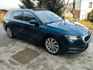 Skoda Octavia Combi 2.0 TDI DSG First Edition Bild 3