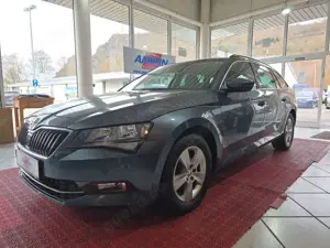 Skoda Superb Combi Ambition+SHZ+KLIMA+PDC+TEMPOMAT+ Bild 3