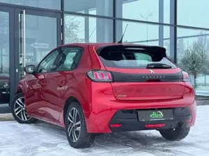 Peugeot 208 Allure 1.2 Automatik Kamera Tempomat Bild 4