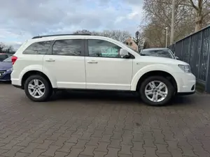 Fiat Freemont FREEMONT 2.0l MULTIJET 170 PS 7 SITZE TÜV 12/27 Bild 3