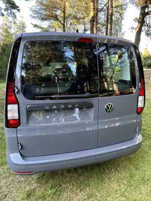 Volkswagen Caddy 2,0 TDI MAXI AUTOMATIK 7 Sitzer Winterpaket Parks.